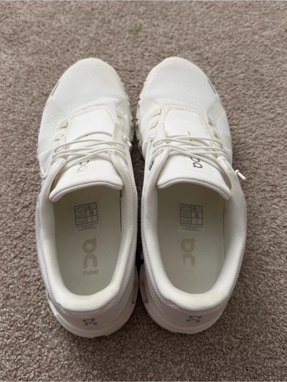 On Running Cloud 6 White lifestyle shoe